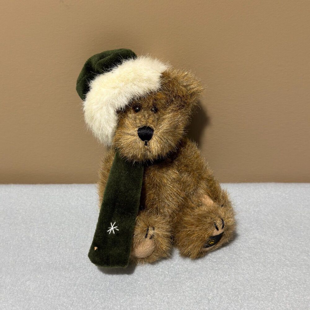 The Boyds Collection Poseable Brown Plush Bear Green Santa Hat & Scarf Vintage